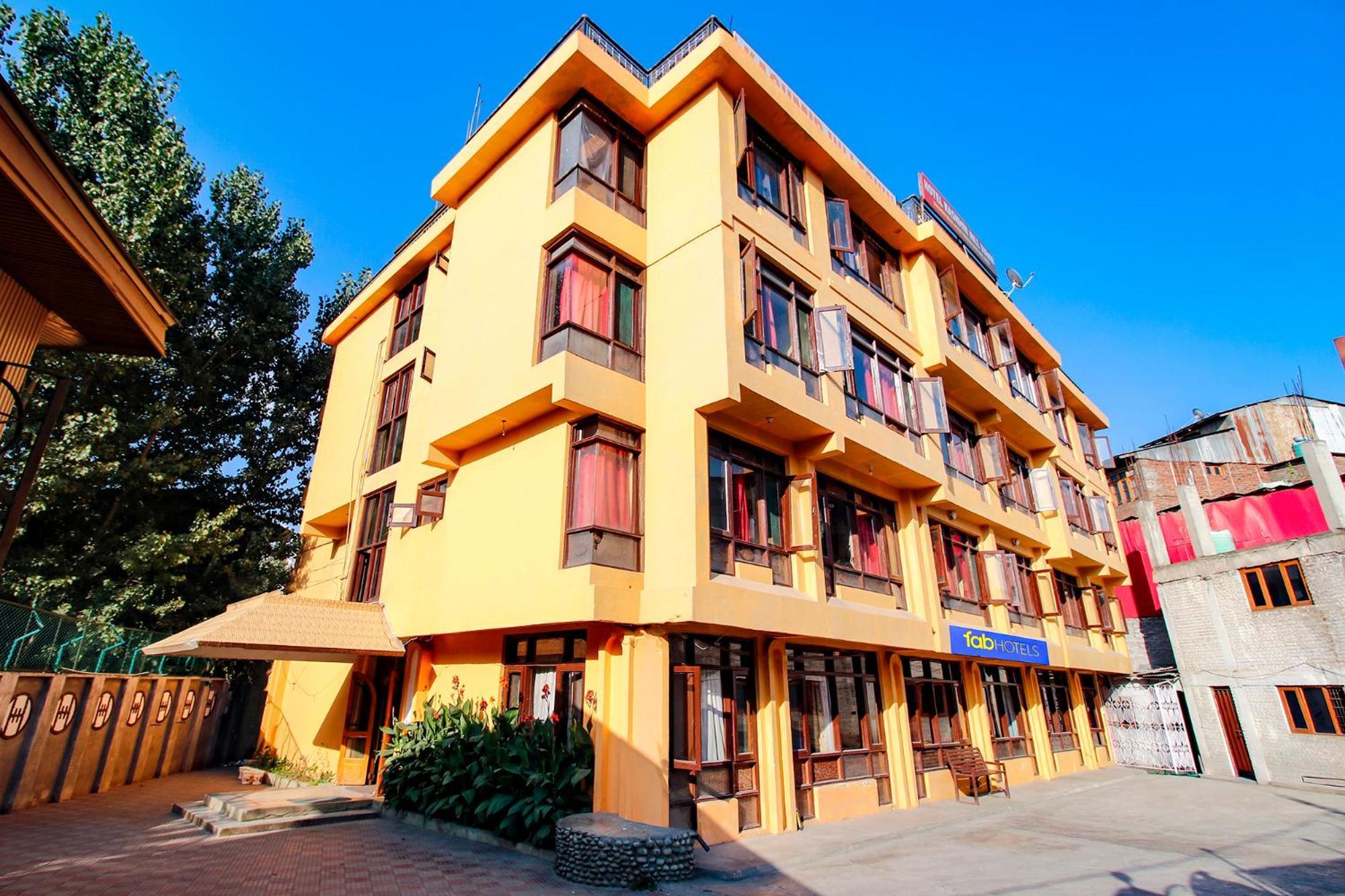 Fabhotel Kashmir Hilltown Durgjan 外观 照片