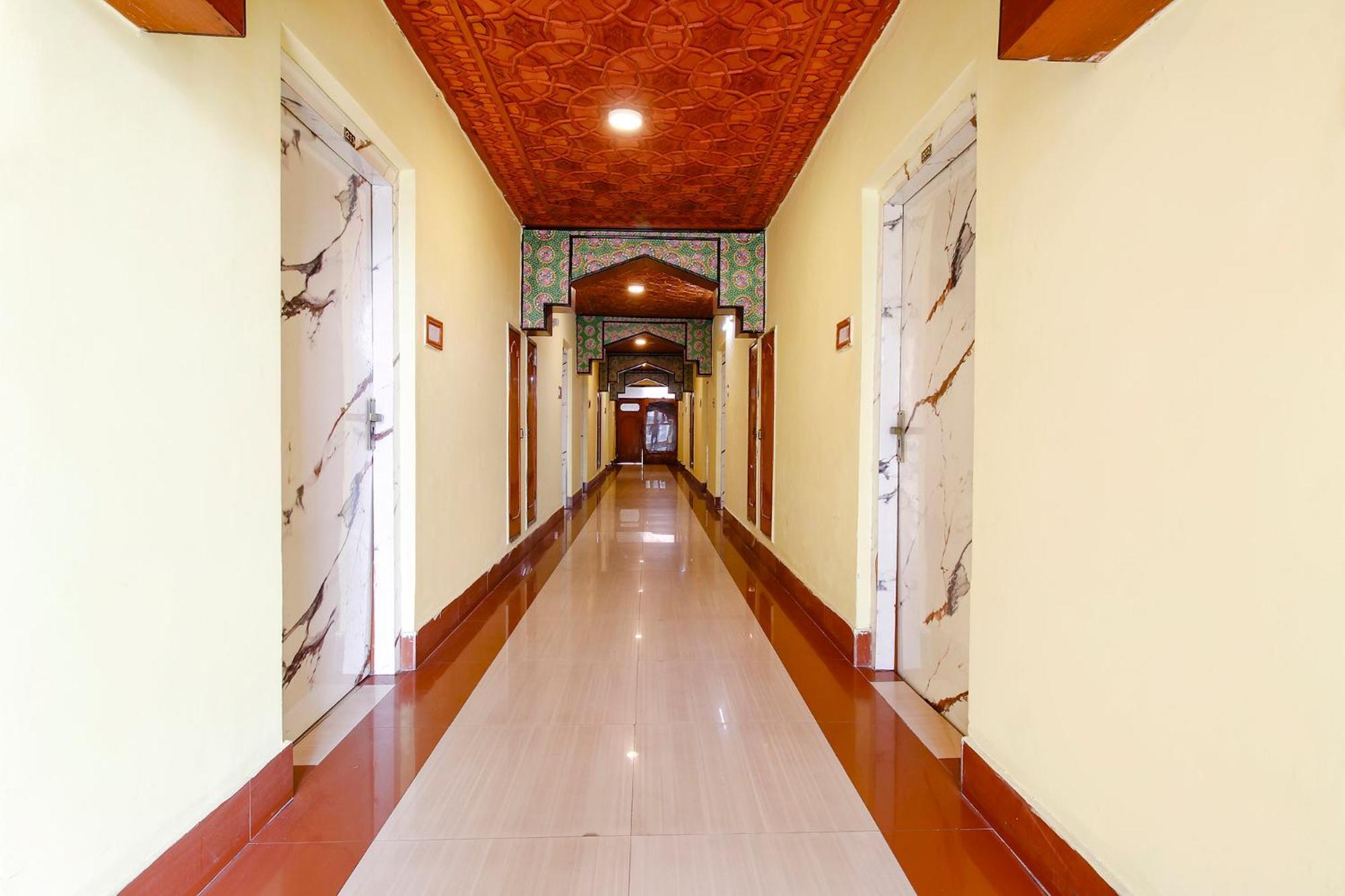 Fabhotel Kashmir Hilltown Durgjan 外观 照片
